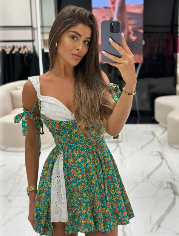 DRESSES